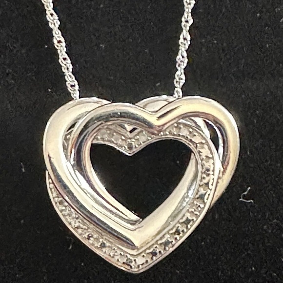 🎉Zales Heart Pendant Necklace - Picture 2 of 6